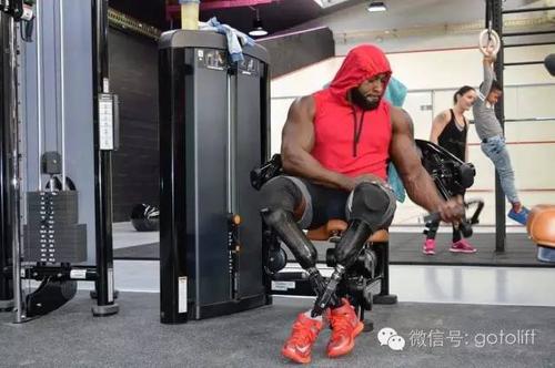 为了健美牺牲健康的人是谁