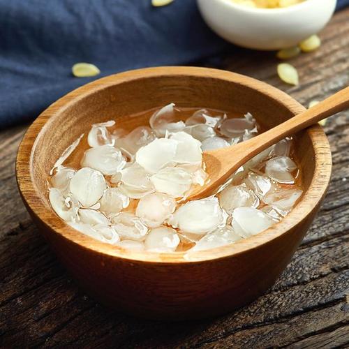 桃胶雪燕皂角米的功效与禁忌